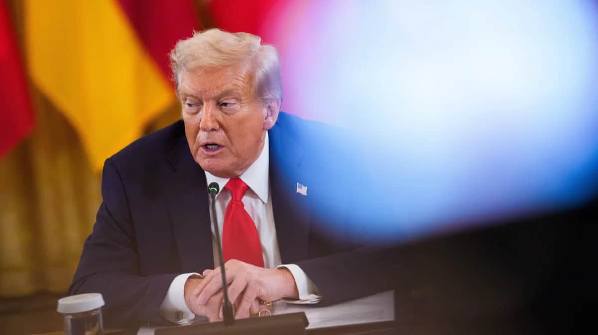 Дональд Трамп во время многосторонней встречи с европейскими лидерами в Белом доме, Вашингтон, округ Колумбия, США, 18 августа 2025 года. Фото: Aaron Schwartz / EPA