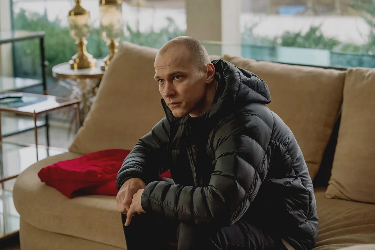 Юрий Борисов в фильме «Анора». Фото: Universal Pictures