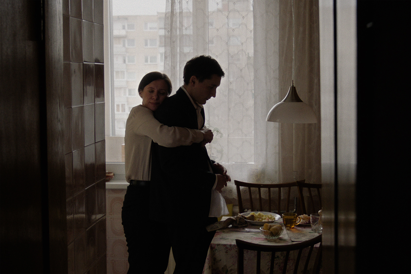Кадр из фильма «Камуфляж». Фото: labiennale.org