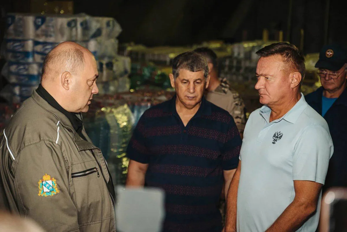 Alexey Smirnov and Roman Starovoyt. Photo: <a href="https://t.me/gubernator_46/8714" rel="noopener noreferrer" title="https://t.me/gubernator_46/8714">Kursk region governor press service</a>