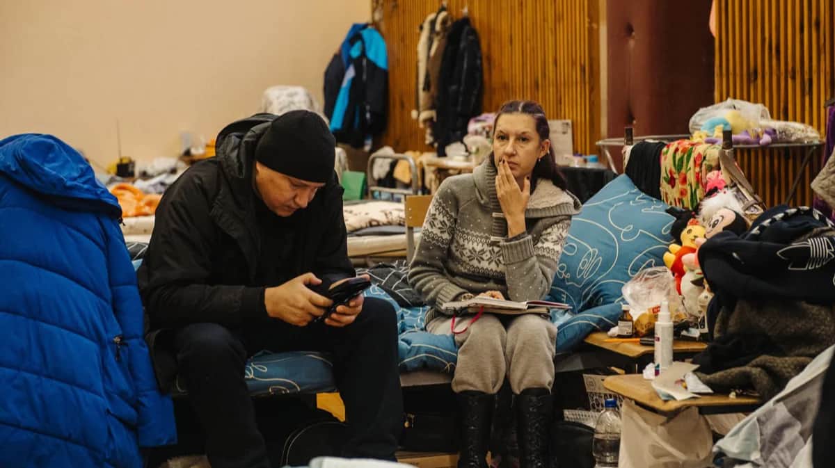 Жители пункта временного размещения в Курской области. Фото:&nbsp;<a target="_blank" data-stringify-link="https://t.me/gubernator_46" data-sk="tooltip_parent" href="https://t.me/gubernator_46" rel="noopener noreferrer">Администрация Курской области</a>