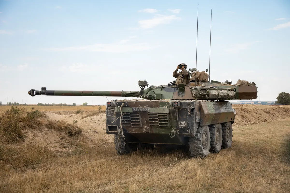 Французский легкий колесный танк AMX-10. Фото: Wikimedia