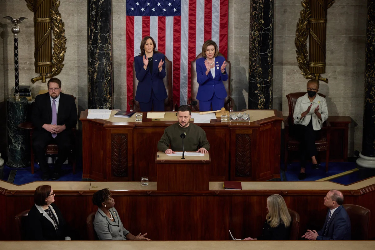 Выступление Владимира Зеленского на совместном заседании обеих палат Конгресса США, 22 декабря 2022 года. Фото: Офис президента Украины / <a data-sk="tooltip_parent" data-stringify-link="http://president.gov.ua" href="http://president.gov.ua/" rel="noopener noreferrer" target="_blank">president.gov.ua</a>