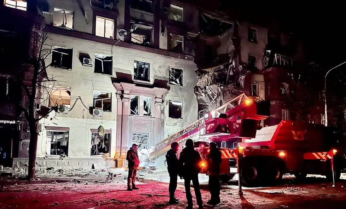 Aftermath of the Zaporizhzhia strike. Photo: Anatoly Kurtev