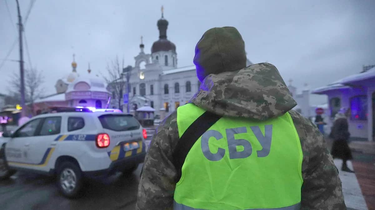СБУ во время обысков в Киево-Печерской лавре. Фото: Служба безопасности Украины