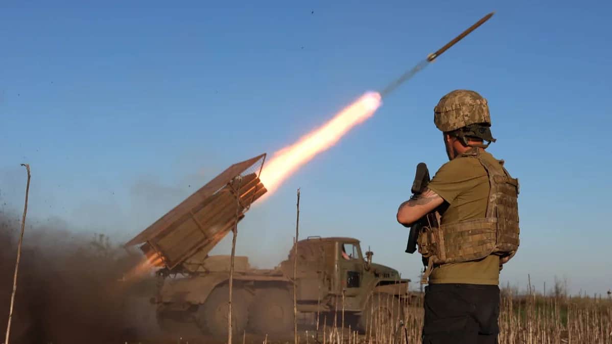 Artillerymen fire at positions near Pokrovsk, Donetsk region, Ukraine, 19 April 2025. Photo: Anatolii Stepanov / Sipa / Rex Features / Vida Press