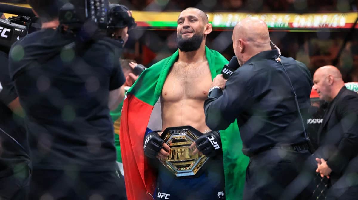 Джо Роган беседует с Хамзатом Чимаевым. Фото: GEOFF STELLFOX / Getty Images / Scanpix