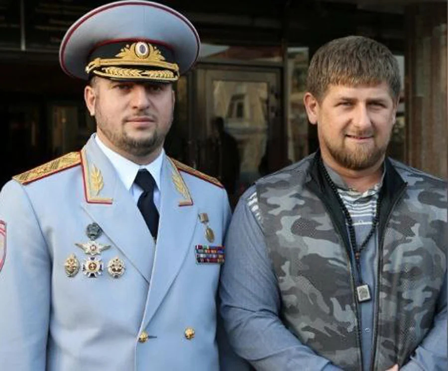 Апти Алаудинов с Рамзаном Кадыровым. Фото: <a data-sk="tooltip_parent" data-stringify-link="https://t.me/AptiAlaudinovAKHMAT/349" href="https://t.me/AptiAlaudinovAKHMAT/349" rel="noopener noreferrer" target="_blank">Апти Алаудинов</a> / Telegram