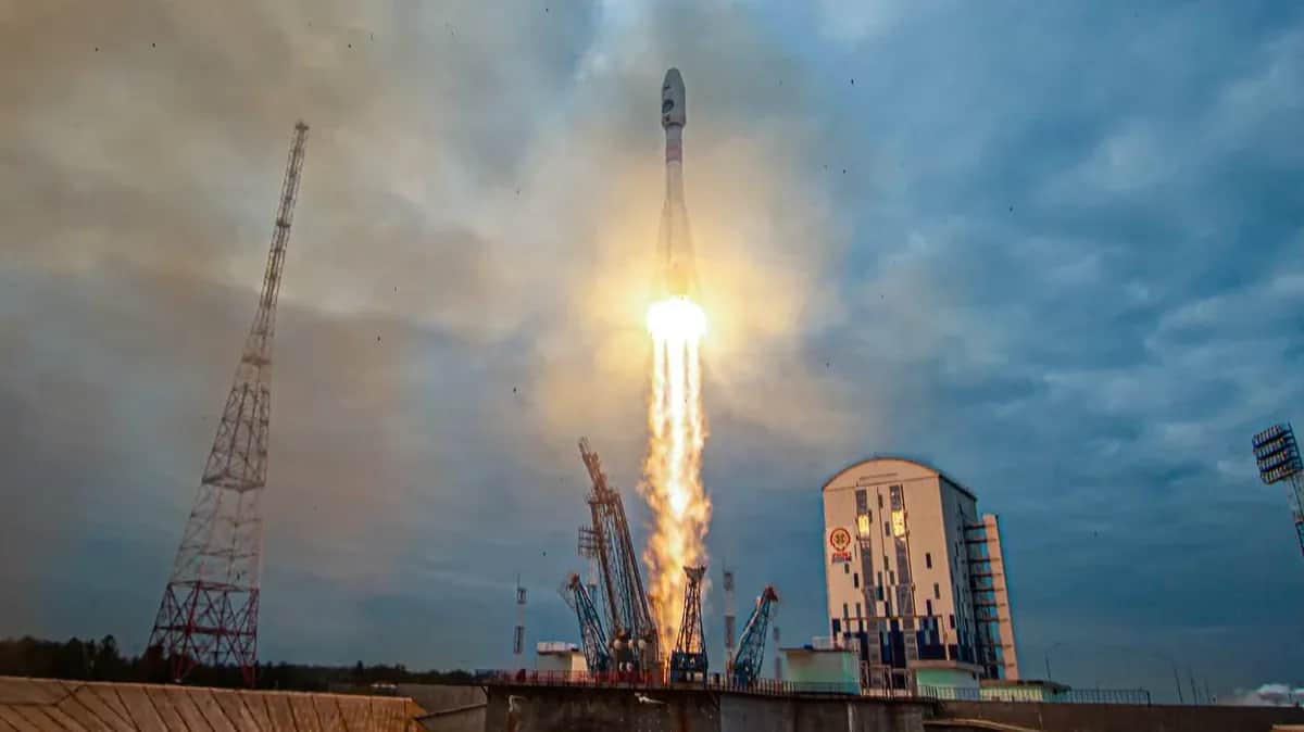 Ракета «Союз-2.1б» с автоматической станцией «Луна-25» на борту. Фото: Telegram / roscosmos_gk