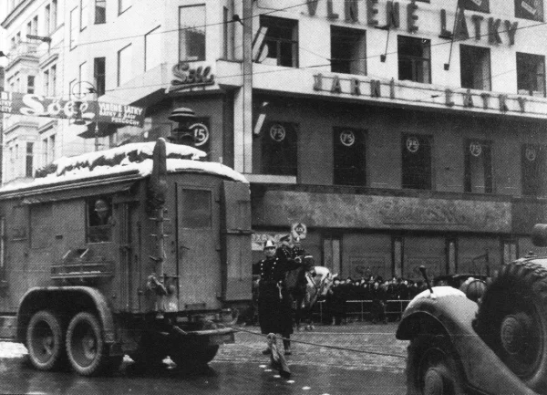 Колонна германских военных в Чехословакии, 1939 год. Архивное фото