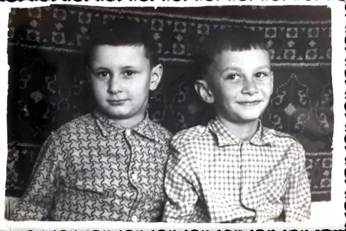 Валерий и Константин Меладзе в детстве. Фото: семейный архив Меладзе