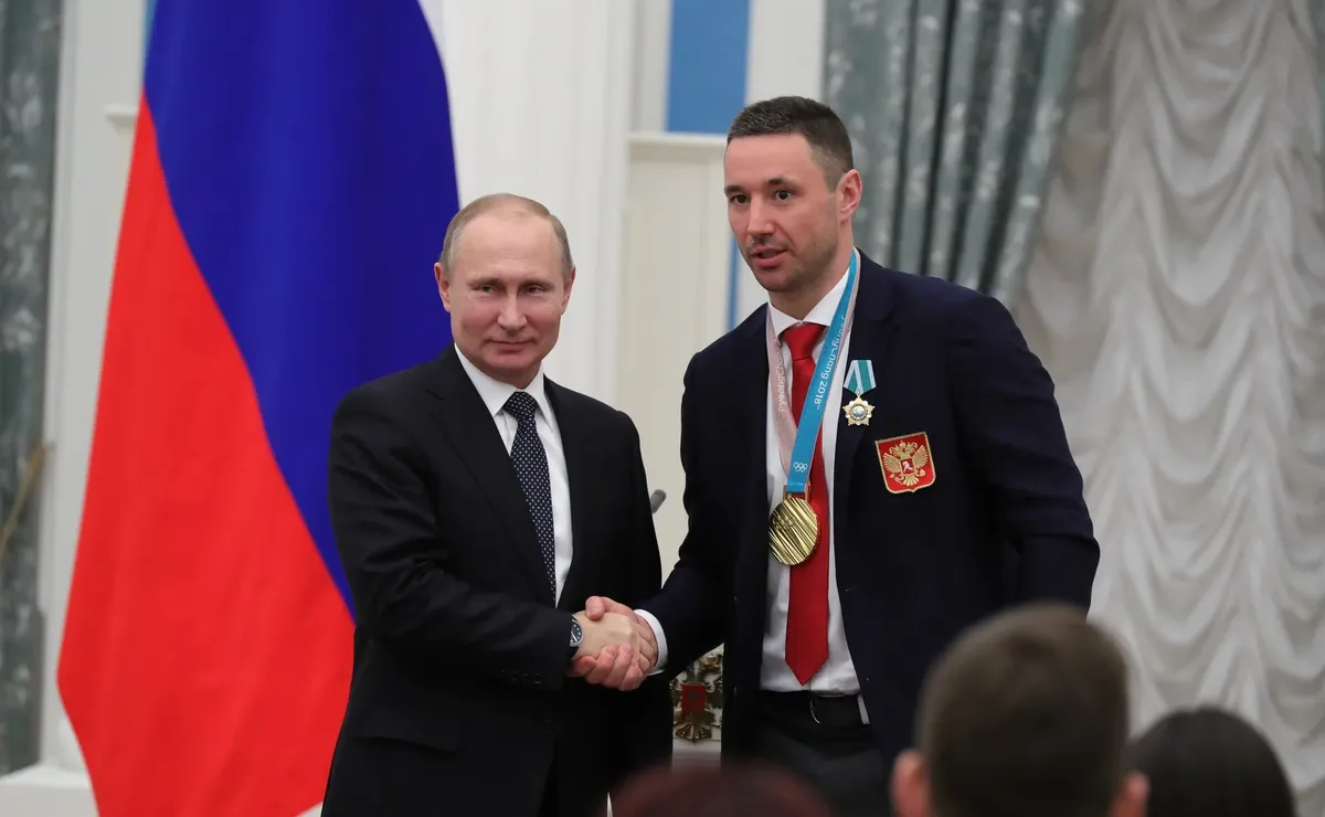 Vladimir Putin and Ilya Kovalchuk. Photo: <a href="http://www.kremlin.ru/events/president/news/56953/photos/52594" rel="noopener noreferrer" title="http://www.kremlin.ru/events/president/news/56953/photos/52594">the Kremlin</a>