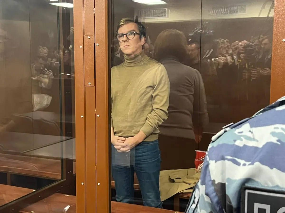 Кирилл Суханов во время заседания суда. Фото: <a href="https://t.me/redakciya_channel/12893">Telegram</a> 