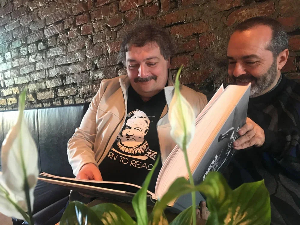 Russian writers Dmitry Bykov and Viktor Shenderovich. Photo: <a href="https://www.facebook.com/photo.php?fbid=473826094102231&amp;set=pb.100044245338372.-2207520000&amp;type=3&amp;locale=en_US" rel="noopener noreferrer" title="https://www.facebook.com/photo.php?fbid=473826094102231&amp;set=pb.100044245338372.-2207520000&amp;type=3&amp;locale=en_US">Facebook</a>