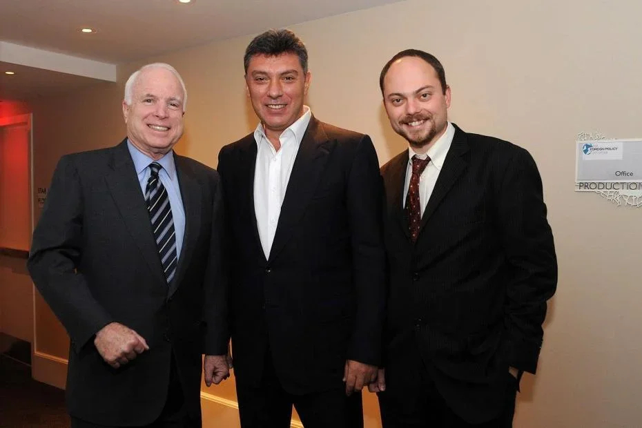 Vladimir Kara-Murza, Boris Nemtsov, and John McCain. Photo: <a href="https://nemtsov-most.org/2018/09/04/vladimir-kara-murza-about-boris-nemtsov-and-john-mccain/" rel="noopener noreferrer" title="https://nemtsov-most.org/2018/09/04/vladimir-kara-murza-about-boris-nemtsov-and-john-mccain/">Nemtsov Bridge</a>