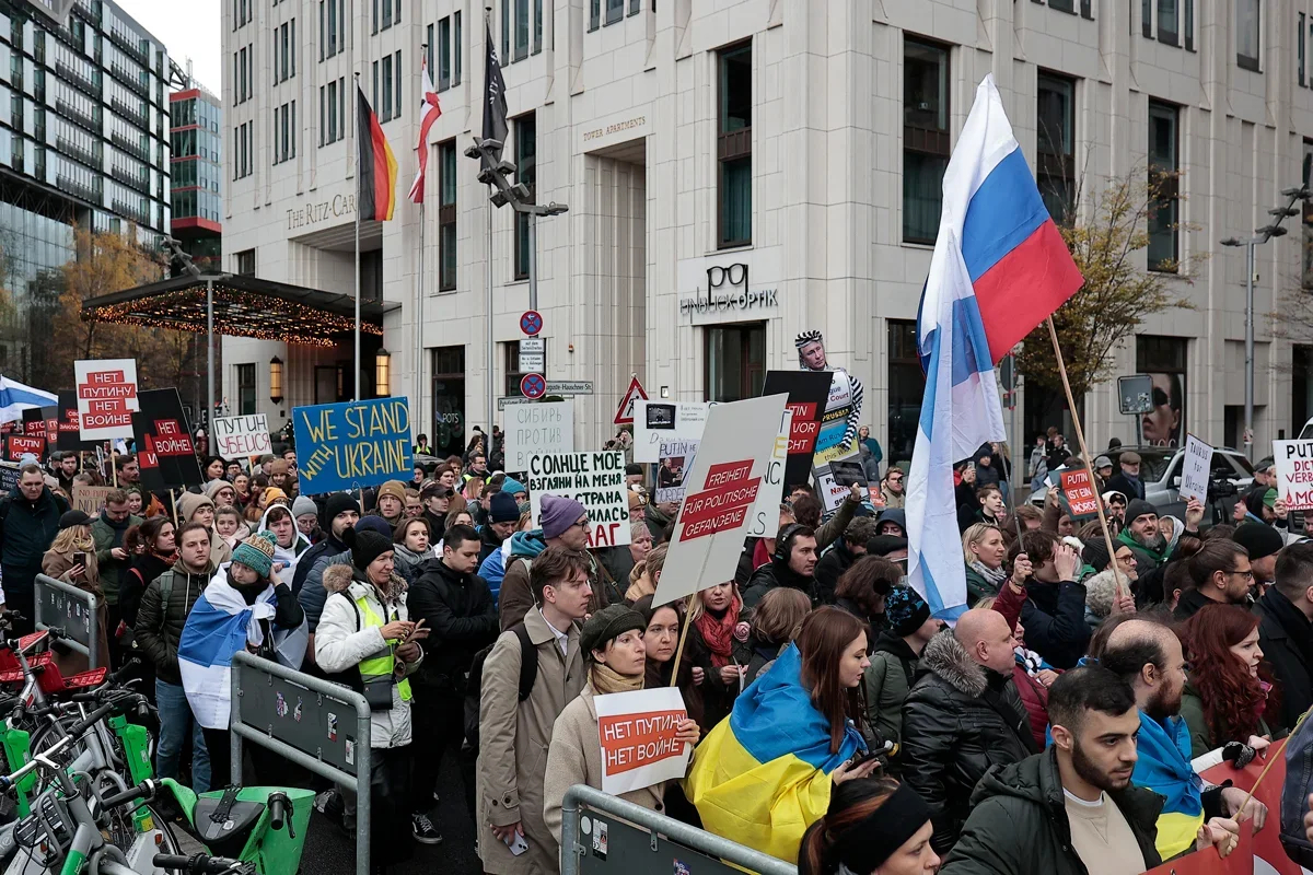 An anti-war protest in Berlin, 17 November 2024. Photo: Vasilya Krestyaninova