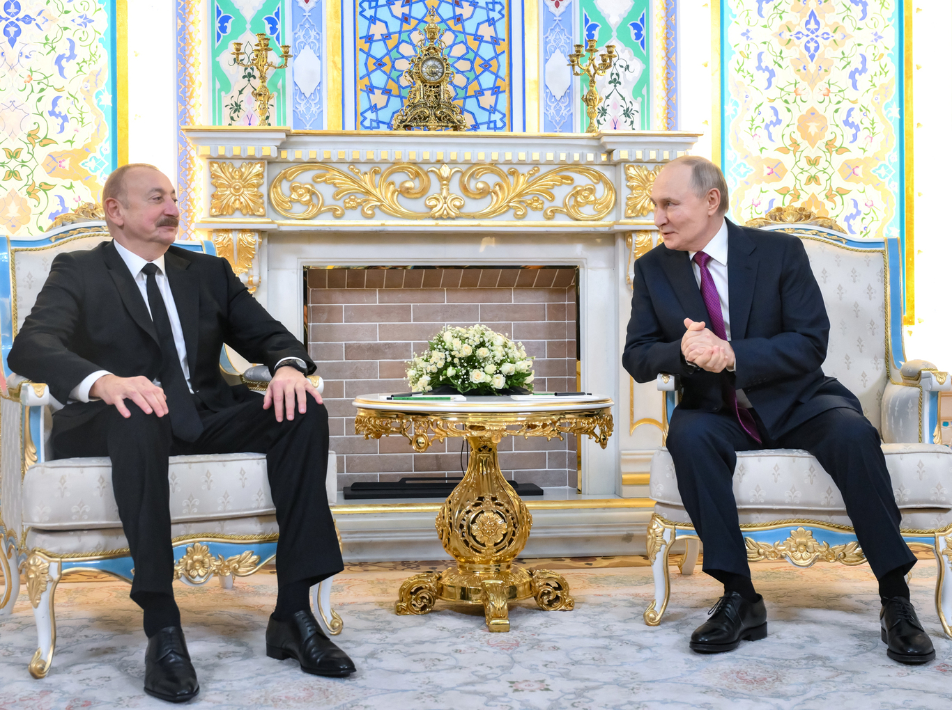Ильхам Алиев и Владимир Путин. Душанбе, Таджикистан. 9 октября 2025 года. Фото: Григорий Сысоев / Спутник / Kremlin / EPA