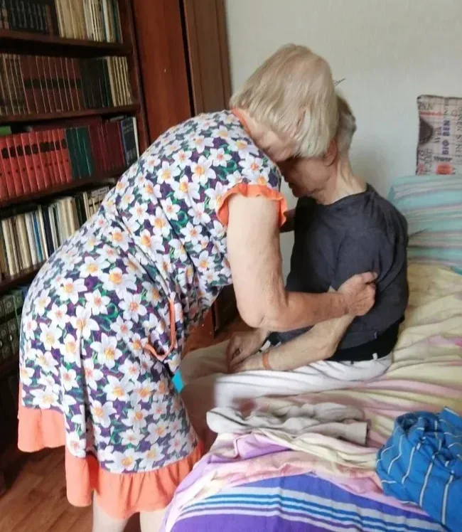 Dmitry Kolker in his apartment before his hospitalisation, 29 June 2022. Photo by Alina Mironova (daughter of Dmitry Kolker)