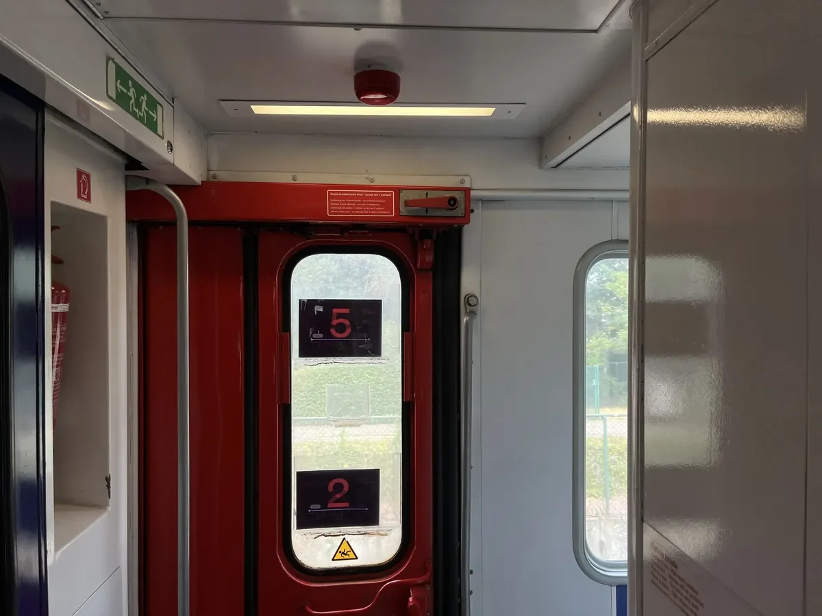 The numbering of the wagons is indicated on the door. Photo: Daria Kozlova