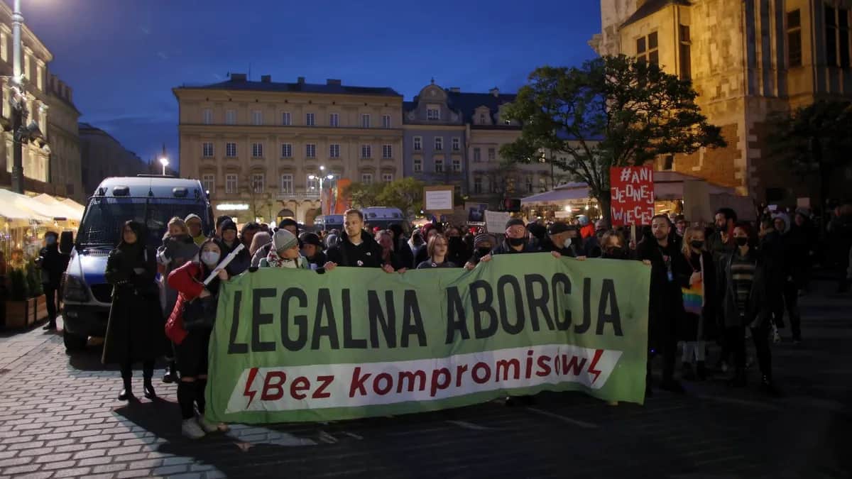 Акция протеста против закона об абортах в Польше. Фото: EPA-EFE / LUKASZ GAGULSKI POLAND OUT