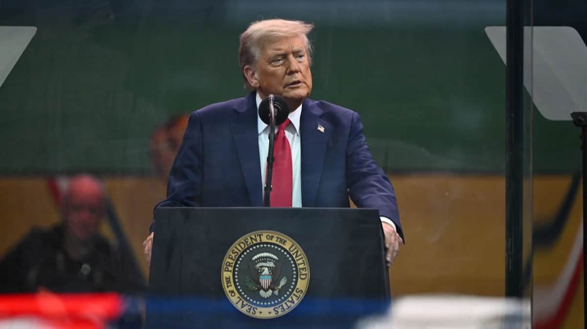 Дональд Трамп выступает во время парада в честь 250-летия Армии США, Вашингтон, округ Колумбия, США, 14 июня 2025 года. Фото: Kenny Holston / EPA