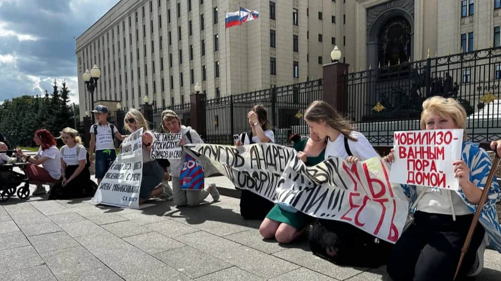 Members of The Way Home group demonstrate outside of the Defence Ministry in Moscow, 3 June 2024. Photo: The Way Home / Telegram