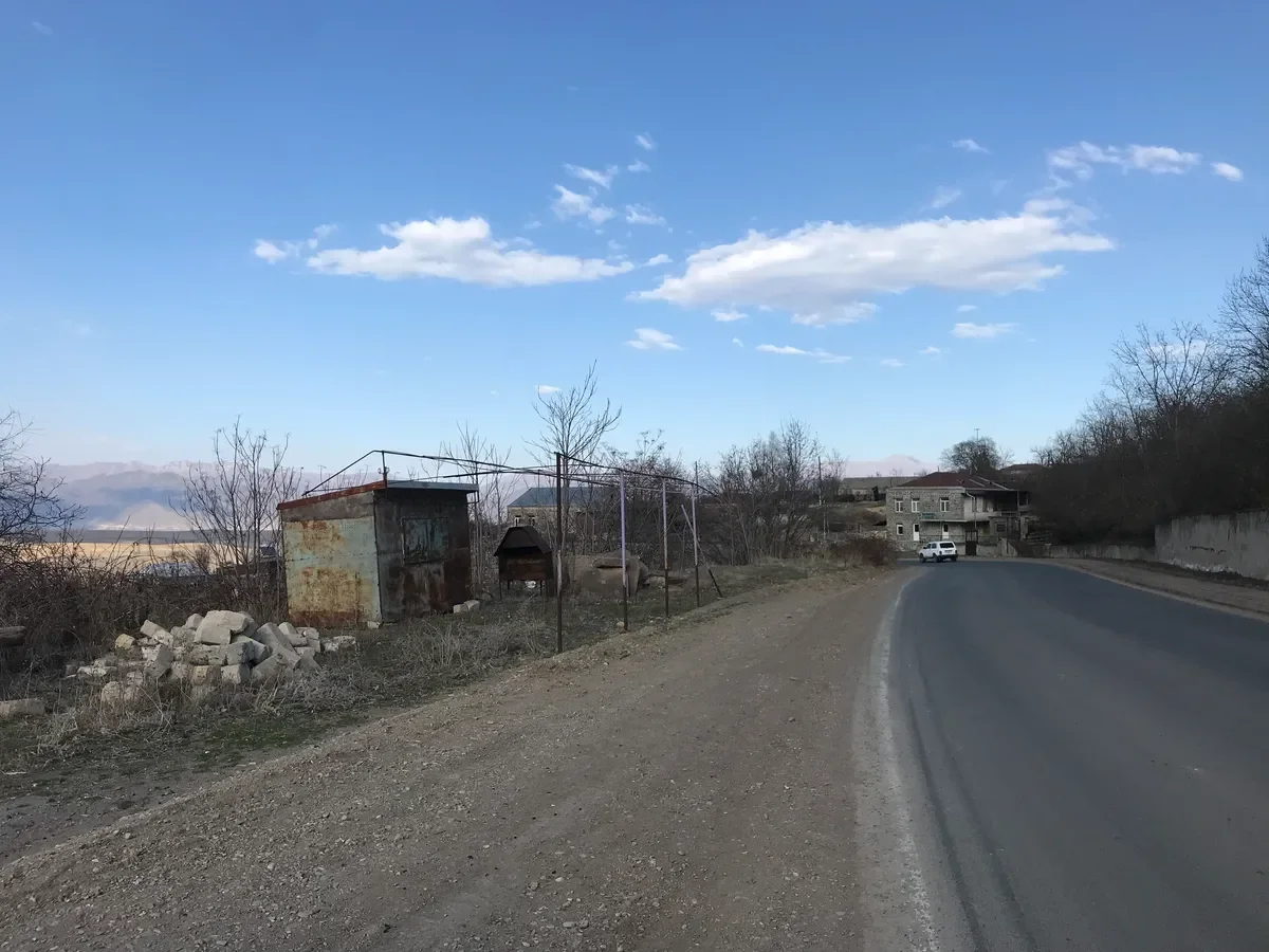 The Lachin corridor. Photo: Irina Tumakova, exclusively for Novaya Gazeta Europe