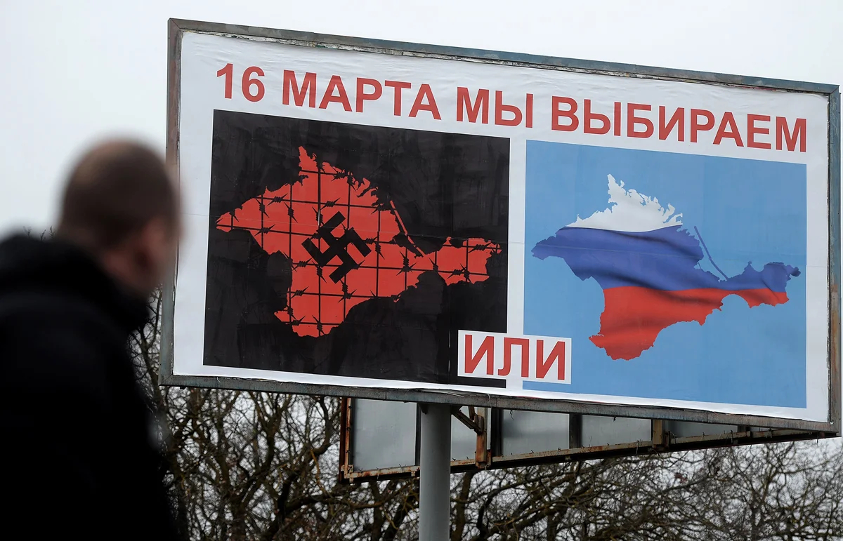 Агитационный билборд в преддверии референдума, Севастополь, 11 марта 2014 года. Фото: Filippo Monteforte / AFP / Scanpix / LETA