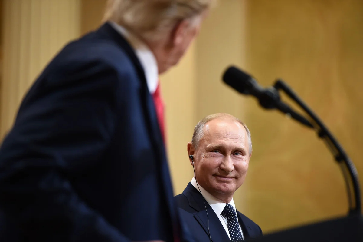 Дональд Трамп и Владимир Путин участвуют в совместной пресс-конференции, Хельсинки, 16 июля 2018 года. Фото: Brendan Smialowski / AFP / Scanpix / LETA