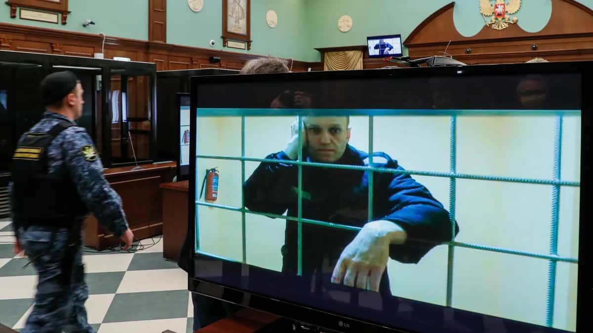 Alexey Navalny during an appeal hearing at the Moscow City Court. Russia, 24 May 2022. Photo: EPA-EFE/YURI KOCHETKOV