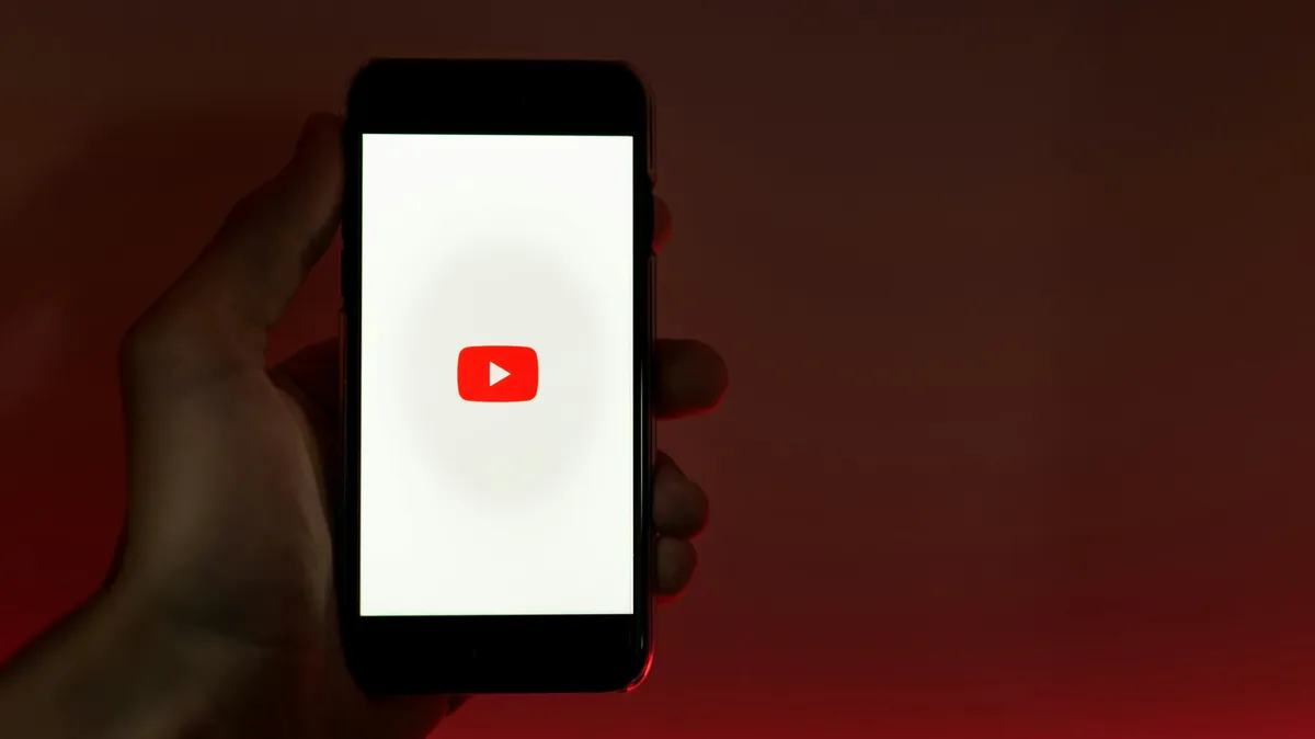 «Агентство»: после сообщений о замедлении YouTube боты оставили почти 800 комментариев о пользе ограничения работы видеохостинга