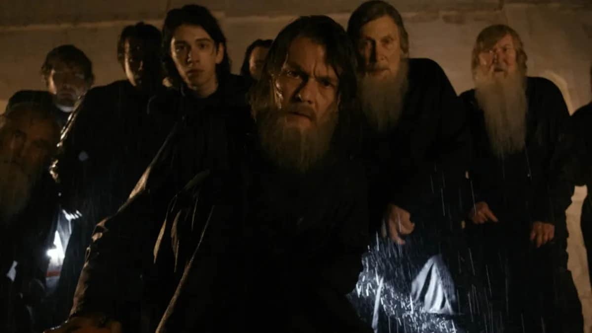 Кадр из сериала «Монастырь»