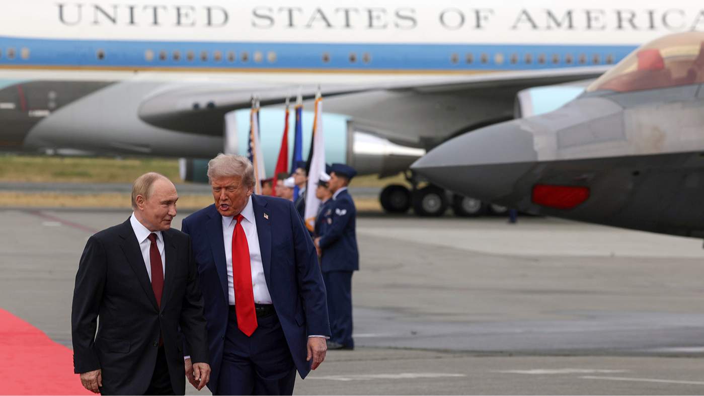 Дональд Трамп и Владимир Путин во время их встречи для переговоров на базе Элмендорф-Ричардсон в Анкоридже, Аляска, США, 15 августа 2025 года. Фото: Гавриил Григоров / Sputnik / EPA