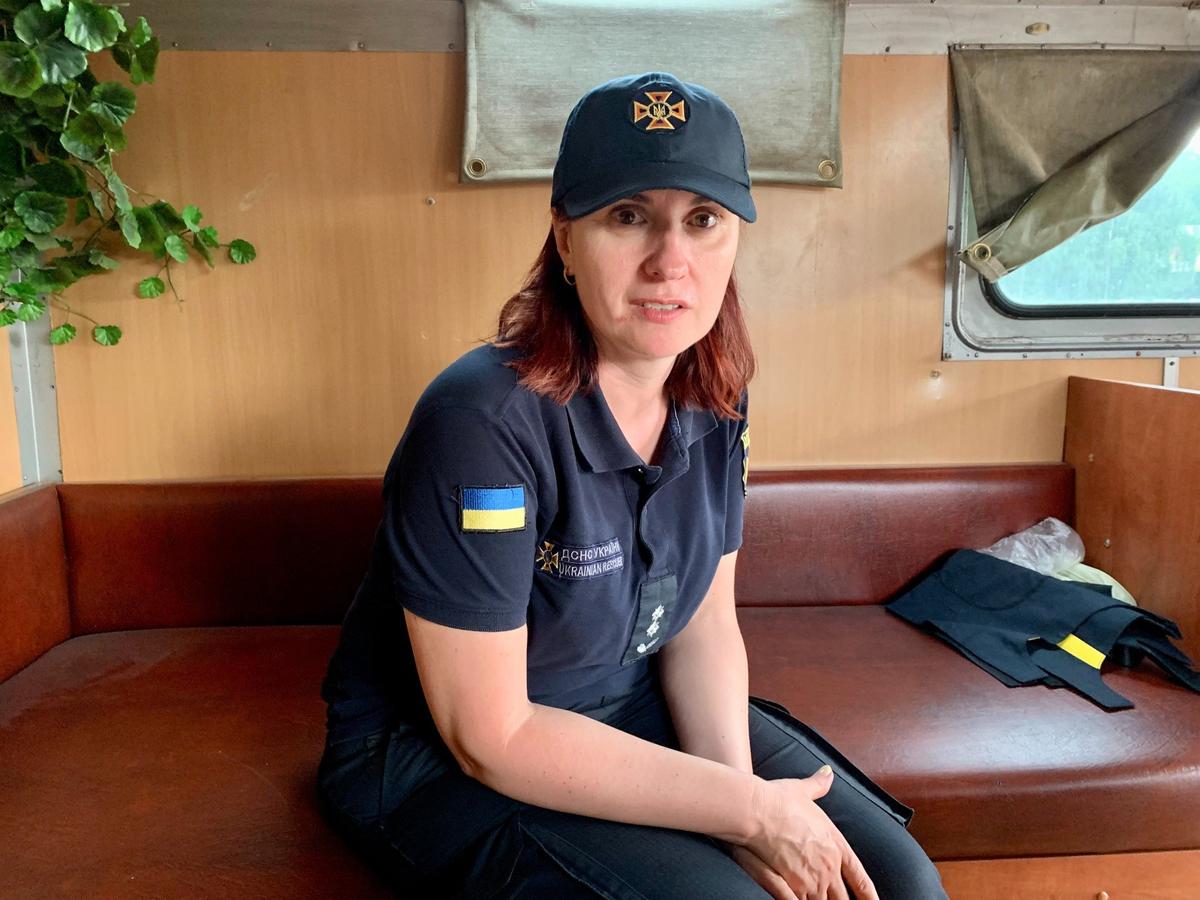 Юлия Фалеева, кризисный психолог главного управления ГСЧС в Полтавской области в машине психологической разгрузки. Фото: Ольга Мусафирова