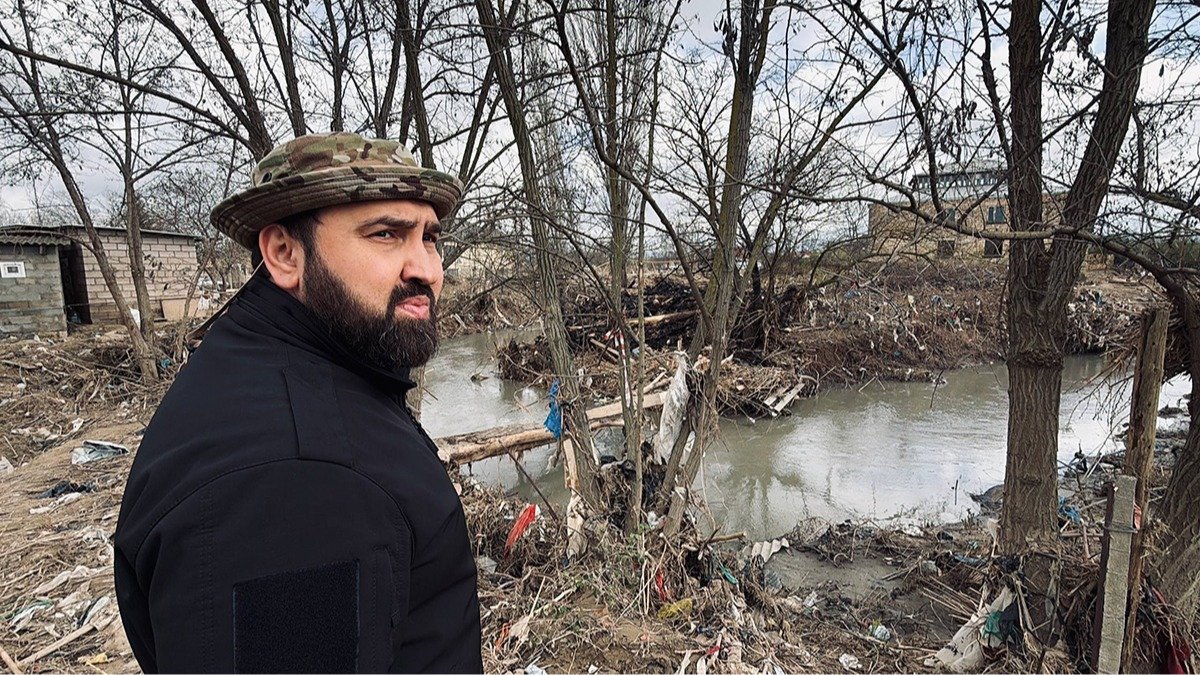 «Надеюсь, он сам купит эти 20 квартир и от себя их раздаст»