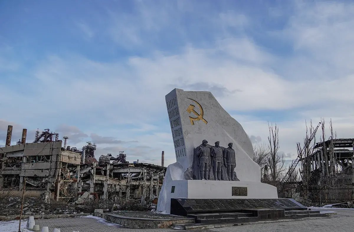 A restored Soviet war memorial on the site of the Azovstal steelworks, Mariupol, Ukraine, 16 February 2025. Photo: EPA-EFE