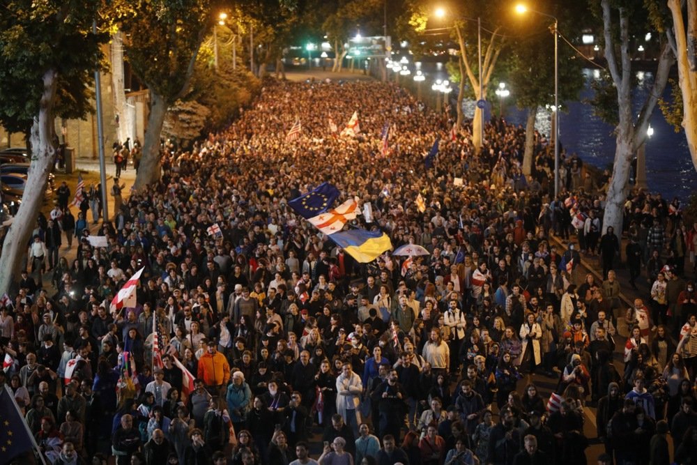 Georgian opposition party supporters attend a rally against the foreign agent law in downtown Tbilisi, 24 May 2024. Photo: EPA-EFE/DAVID MDZINARISHVILI