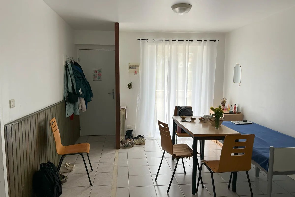Taranushenko’s room in a remote village 70 kilometres north of Toulouse. Photo: Alyona Itskova for Novaya Gazeta Europe