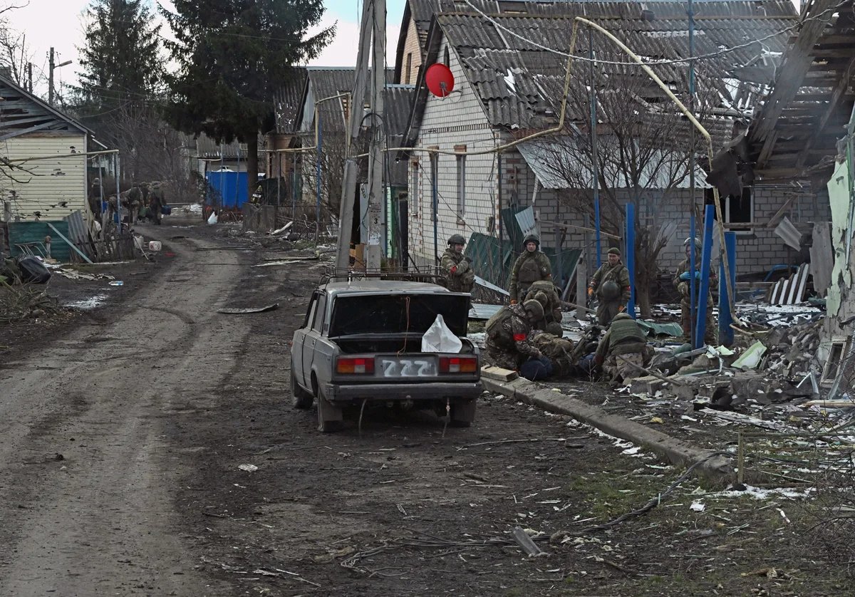 Russian servicemen in Sudzha, 19 March 2025. Photo: Anatoly Zhdanov / Kommersant / Sipa USA / Vida Press