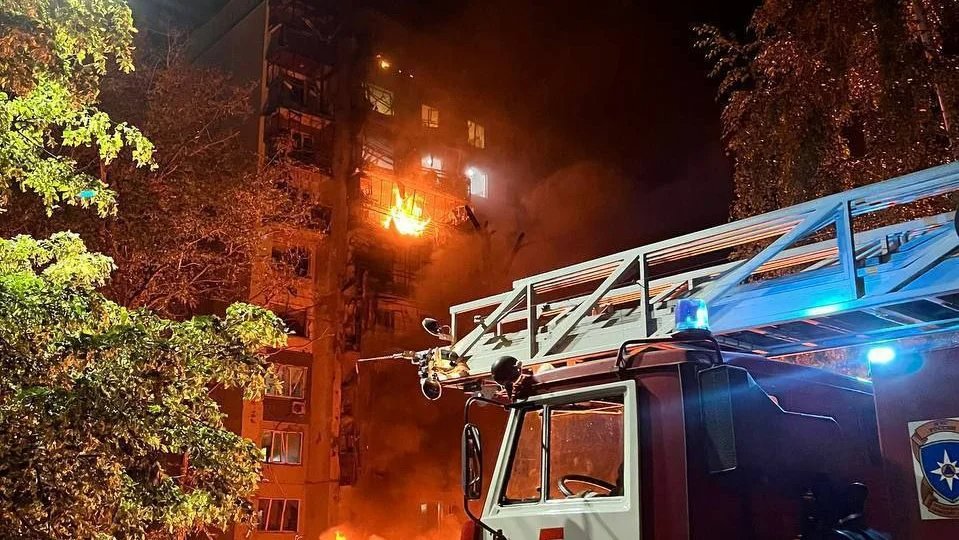 Fire in a residential building in Kursk following the drone strike. Photo: Telegram