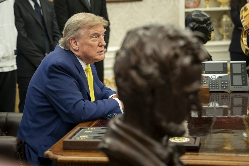 US President Donald Trump in the Oval Office on 18 June 2025. EPA-EFE/KEN CEDENO / POOL