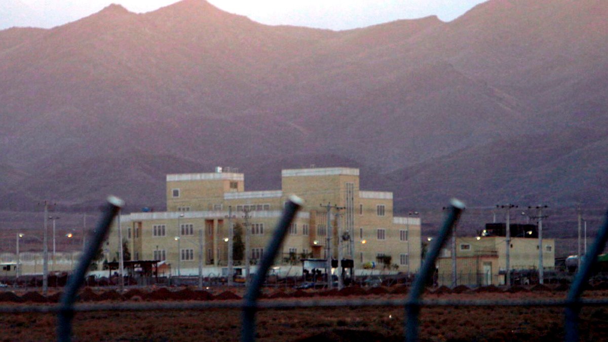 Завод по обогащению урана в Натанзе, Иран, 18 ноября 2005 года. Фото: Abedin Taherkenareh / EPA