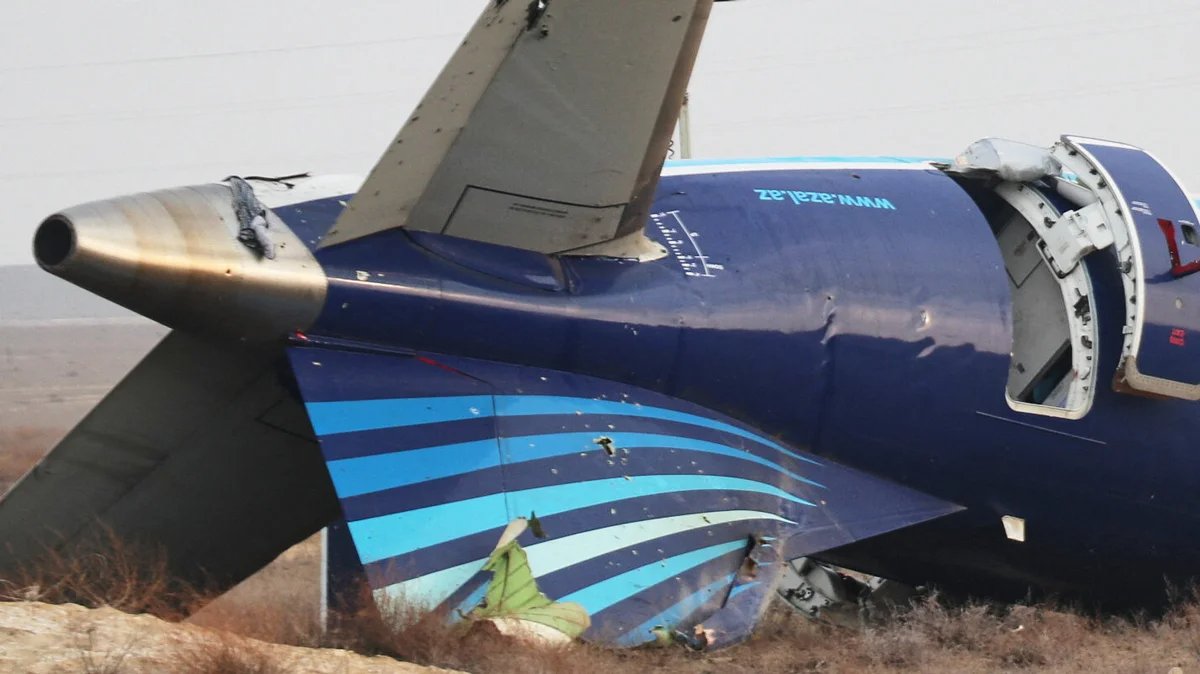 The tail of the plane that crashed in Aktau, 27 December 2024. Photo: Meiramgul Kussainova / Anadolu / Abaca Press / ddp images / Vida Press