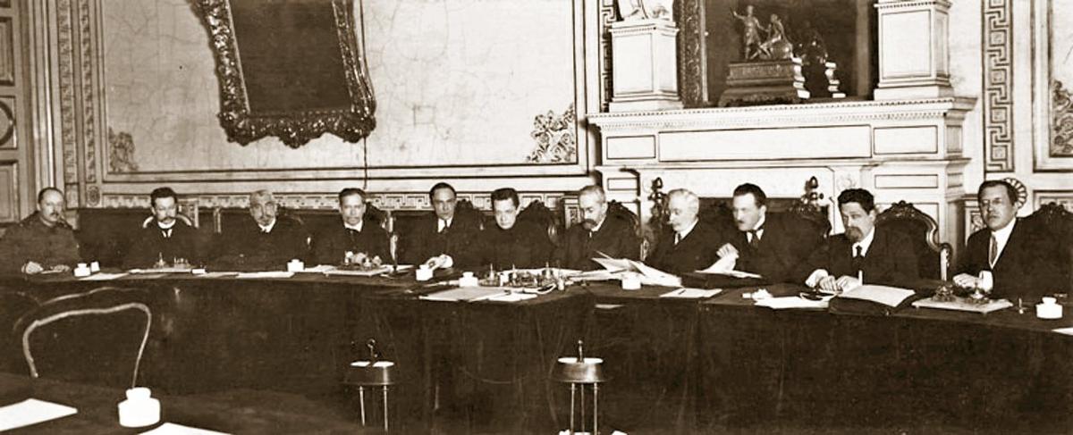Заседание первого состава Временного правительства, март 1917 года. Фото: Jakov Stejnberg / Andros64 / Wikimedia (PD)