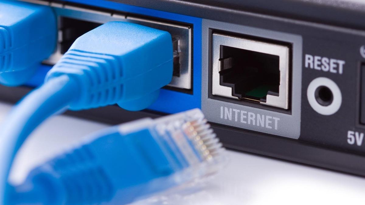 Минцифры хочет избавиться от городских и районных операторов связи — «Известия»