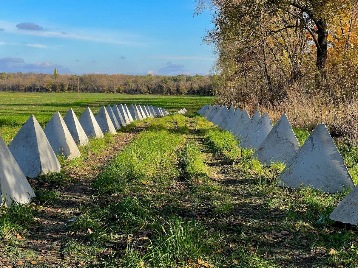 Защитные сооружения в Белгородской области, 22 октября 2022 года. Фото:  телеграм-канал Вячеслава Гладкова