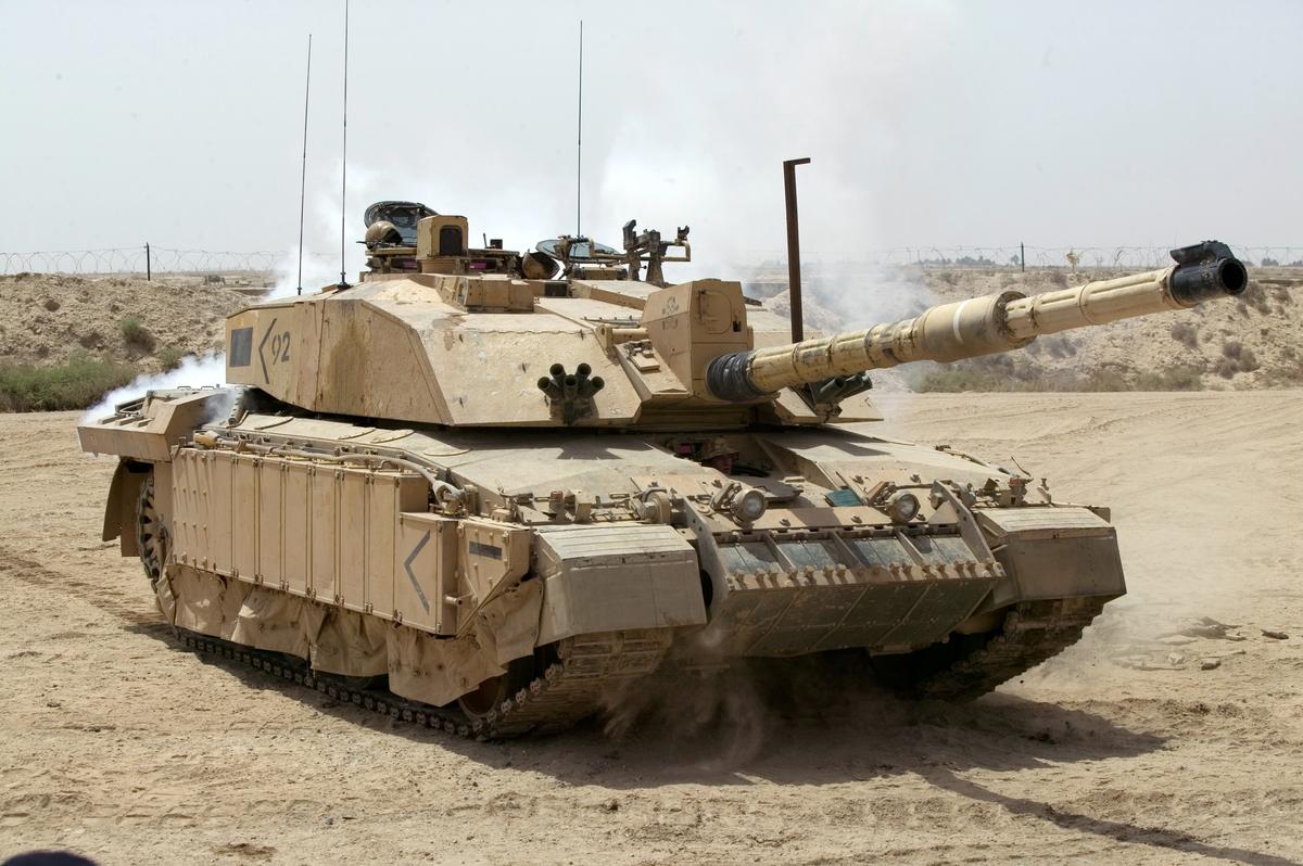 Боевой танк Challenger 2 в Ираке, 2003 год. Фот: Wikimedia Commons , Graeme Main/MOD, OGL v1.0