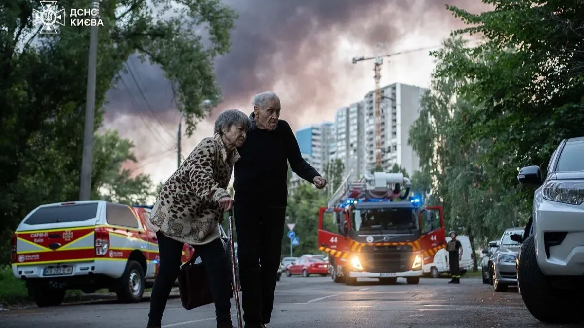 The aftermath of a Russian airstrike on Kyiv, 4 July 2025. Photo: State Emergency Service of Ukraine
