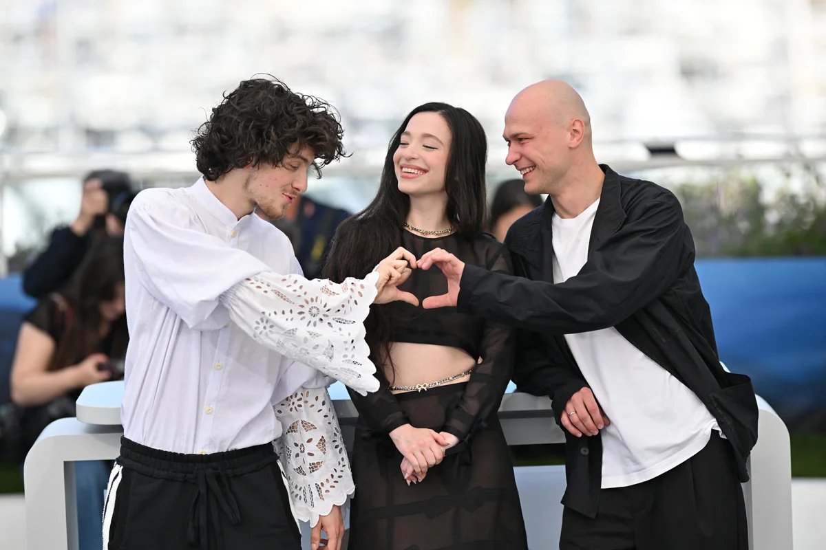Actors Mark Eydelshteyn (L), Mikey Madison (C) and Yura Borisov (R) attend a photo call for Anora during the 77th annual Cannes Film Festival, 22 May 2024. Photo: EPA-EFE / SEBASTIEN NOGIER
