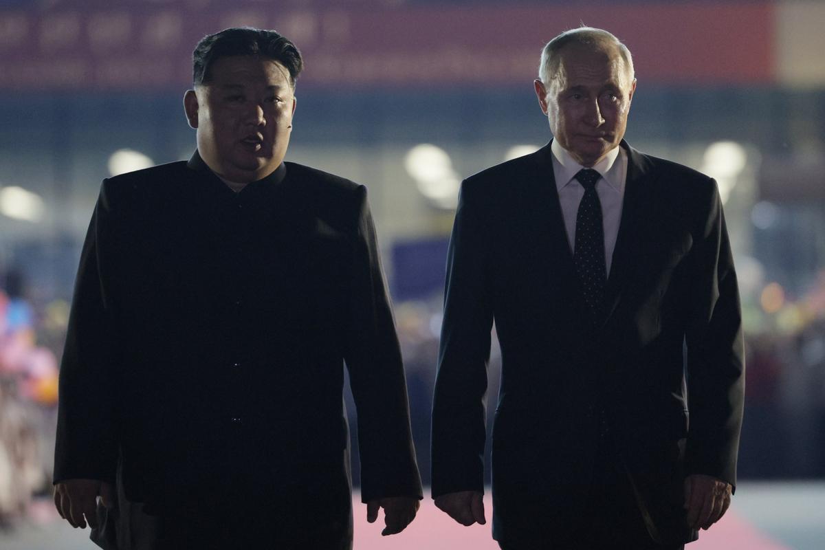 North Korean leader Kim Jong Un and Vladimir Putin at the Sunan International Airport in Pyongyang, North Korea, 19 June 2024. Photo: EPA-EFE/GAVRIIL GRIGOROV / SPUTNIK / KREMLIN POOL